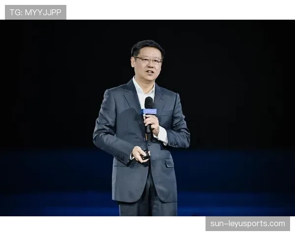 看到吴向东背的那只包,我下意识想把我银行卡删了 看到吴向东背的那只包,我下意识想把我银行卡删了